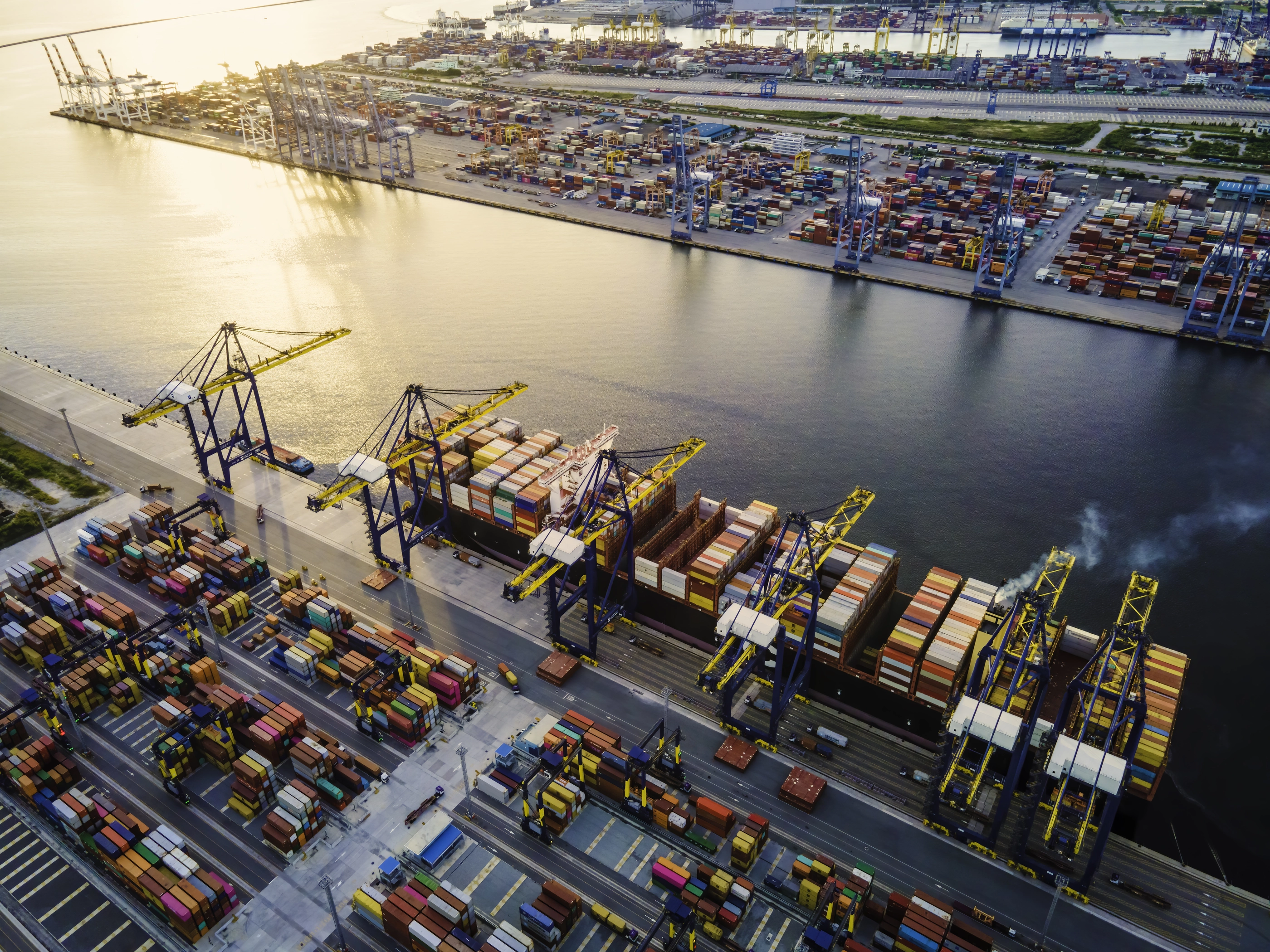 1365753663 International transport carrier from land to the sea services for trans shipments the cargo to worldwide logistic from loading to destination ports, transport the shipment cargo to Worldwide services